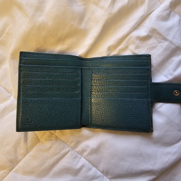 Authentic Gucci Wallet - Picture 5 of 17